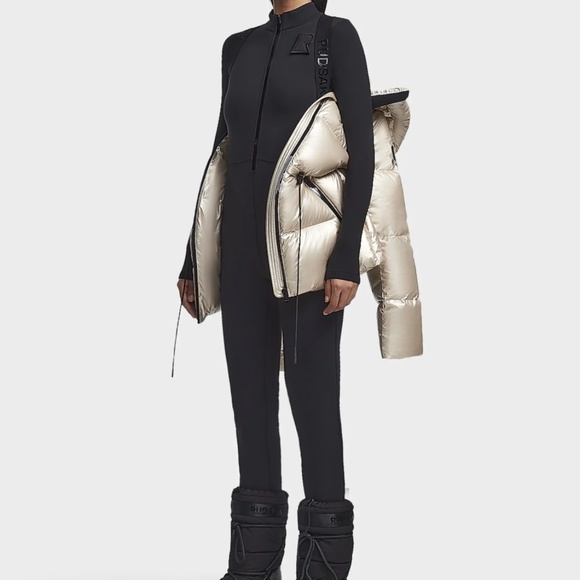 Rudsak Women's down coat in gold and in medium, with tags - Picture 4 of 4